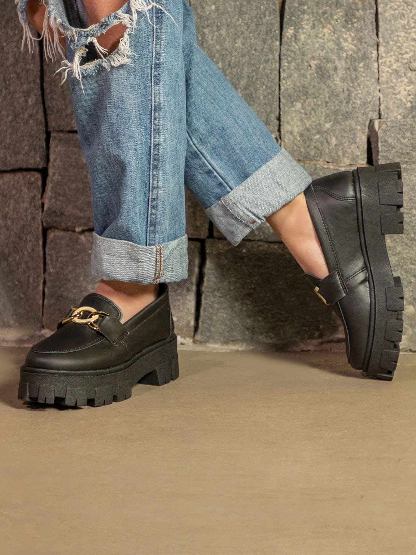 GuGi Mocassim Tratorado Blogueira Feminino Sapato Com Metal Dourado GuGi Com Solado Alto Leve Plataforma 403-GG