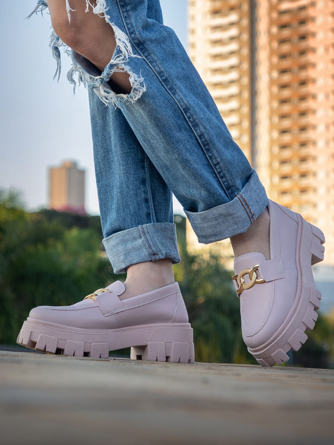 GuGi Mocassim Tratorado Blogueira Feminino Sapato Com Metal Dourado GuGi Com Solado Alto Leve Plataforma 403-GG