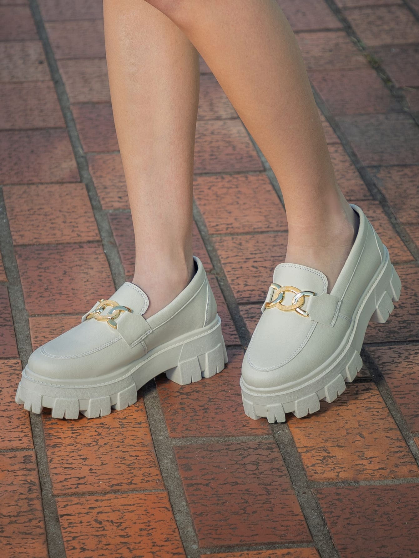 GuGi Mocassim Tratorado Blogueira Feminino Sapato Com Metal Dourado GuGi Com Solado Alto Leve Plataforma 403-GG