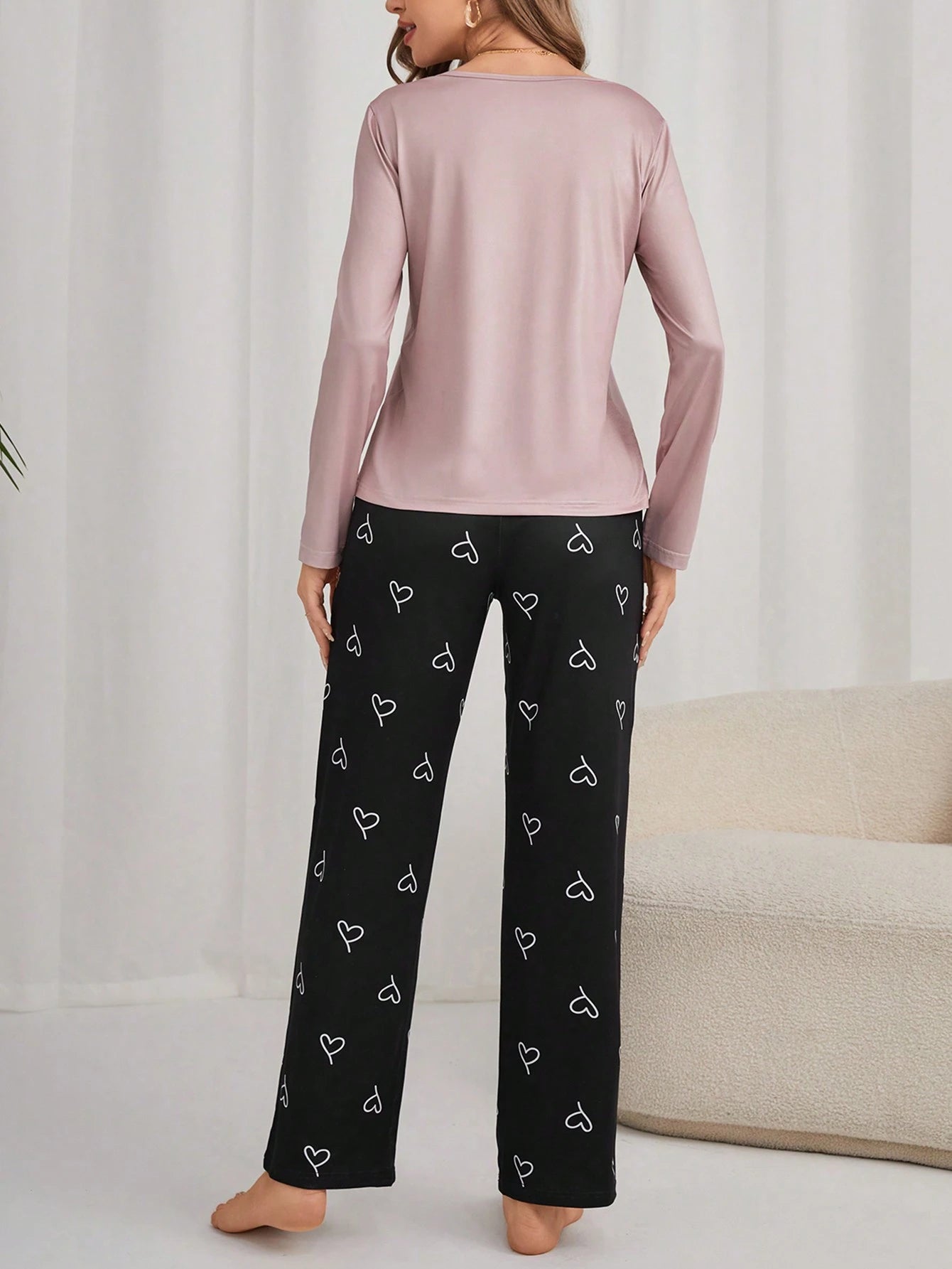 Conjunto de Pijama Feminino com Estampa de Coração, Manga Longa e Calça