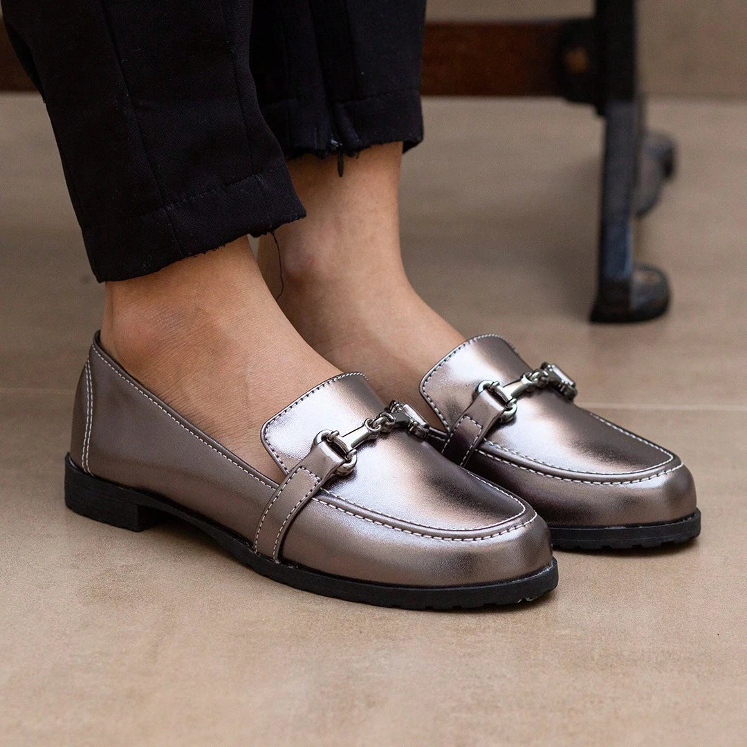 Vendedor IndicadoMocassim Feminino Prata Velho Onix Metalizado Sola Tratorada Baixa Clássico Atemporal Casual Loafer Sapatilha