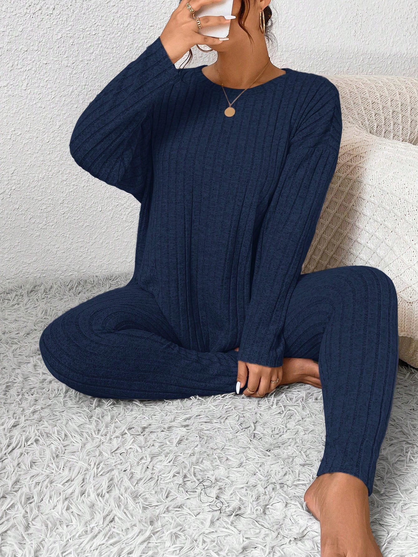 SHEIN Frenchy Conjunto de Roupas Femininas de Outono, Volta às Aulas, Treino, Conjunto Minimalista Simples, Legging de Textura Apertada e Conjunto de Top de Manga Longa, Conjunto de Duas Peças Tamanhos Grandes para Mulheres