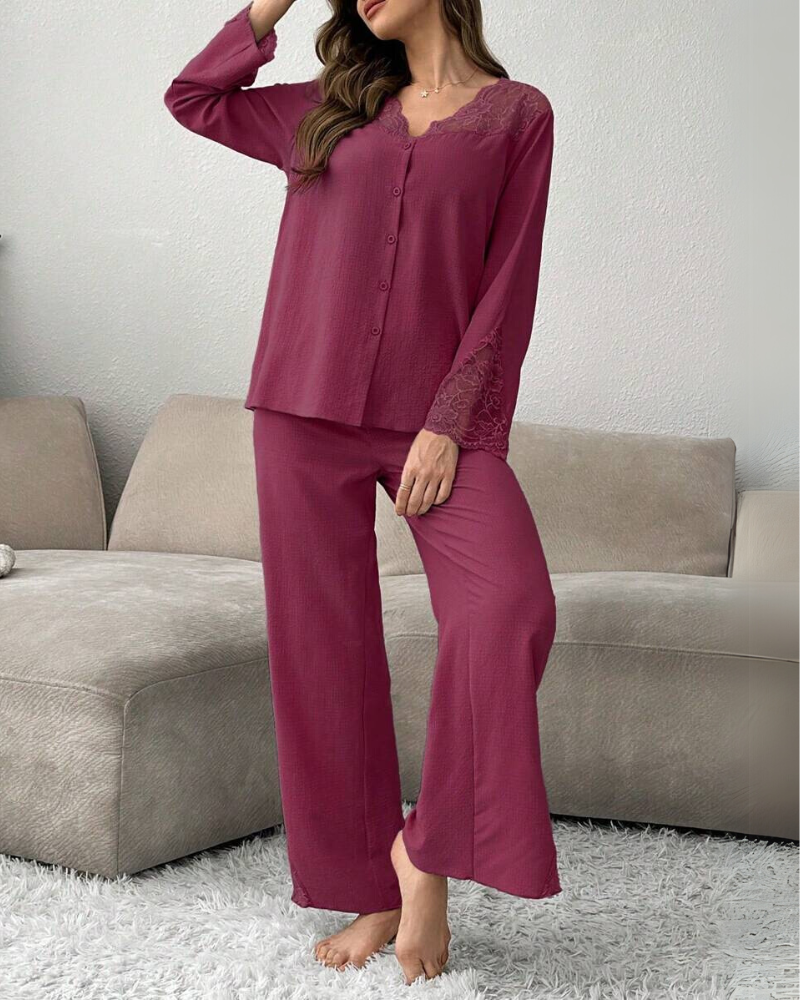 Conjunto Feminino de Pijama com Renda e Botões - Nelima
