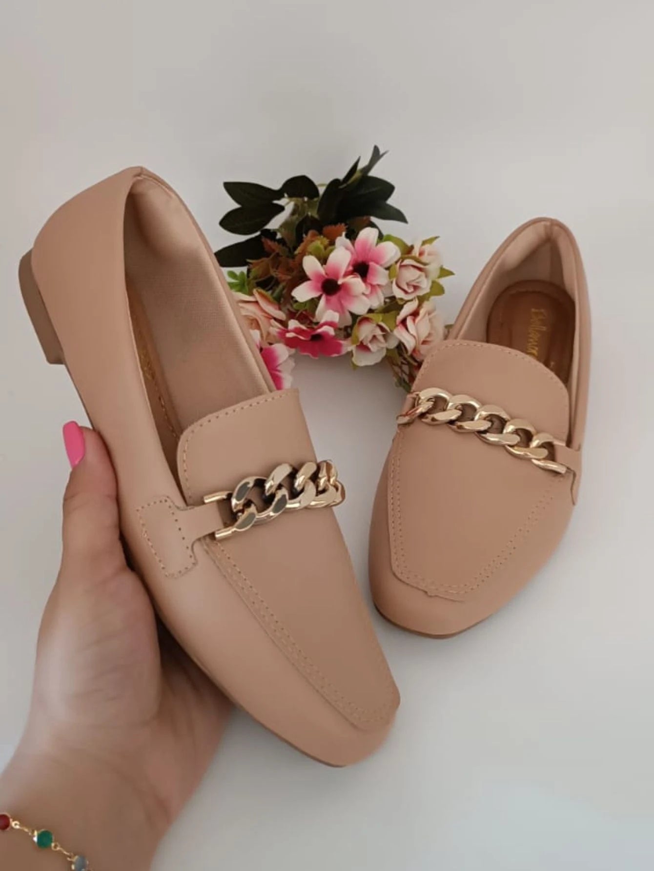 Mocassim Feminino com Corrente Dourada - Nelima