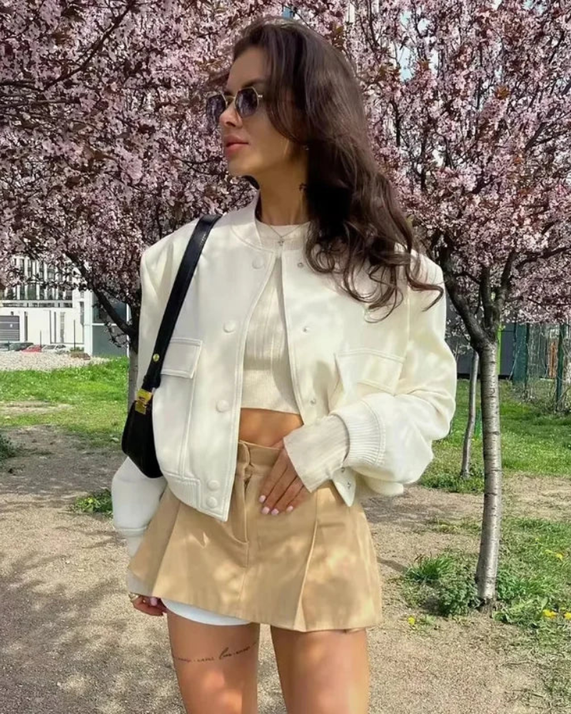 Jaqueta Feminina com Bolsos e Abertura frontal - Nelima