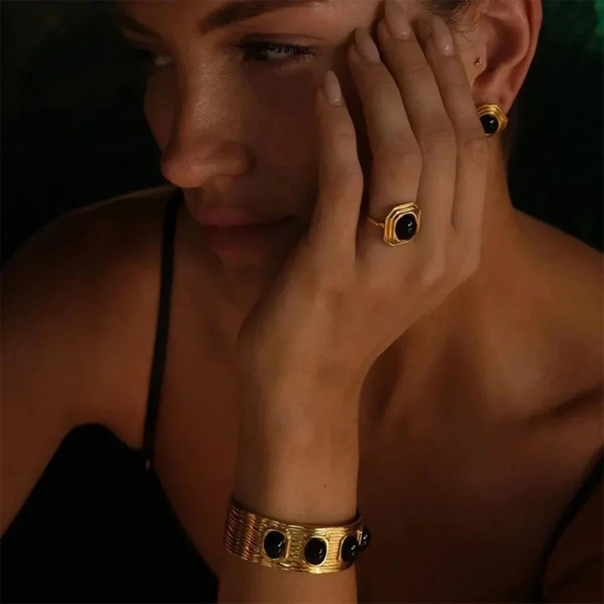 Pulseira Cuff Geométrica Dourada - Le Belle