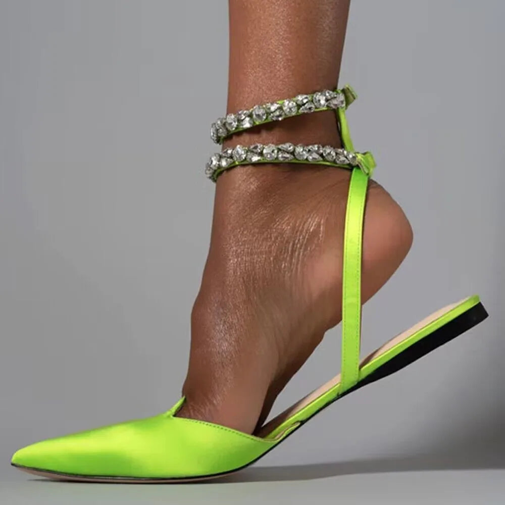 Sandália Feminina Luxuosa com detalhe em Strass - Le Belle