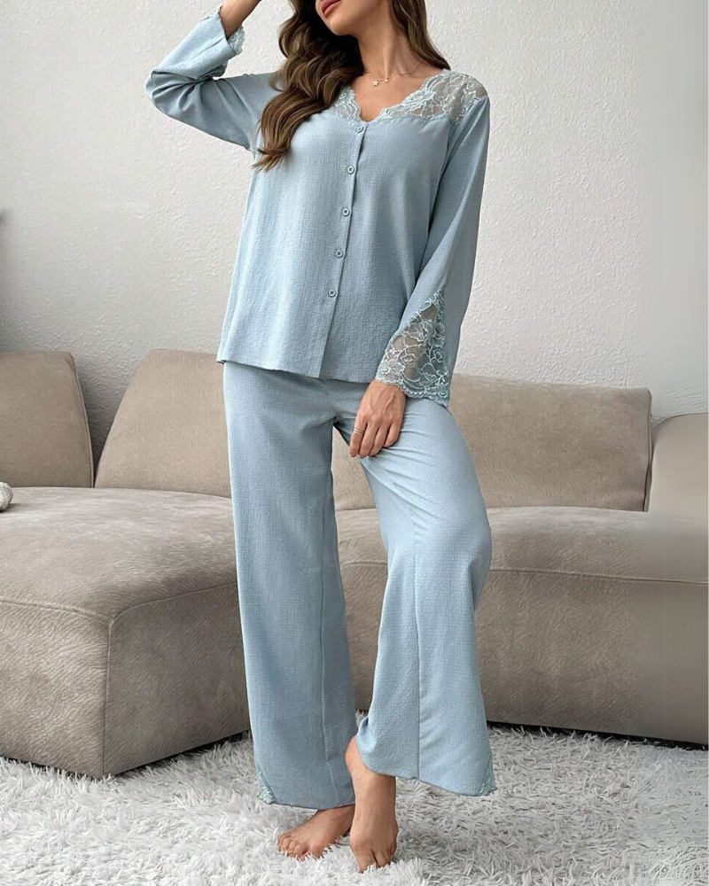 Conjunto Feminino de Pijama com Renda e Botões - Nelima
