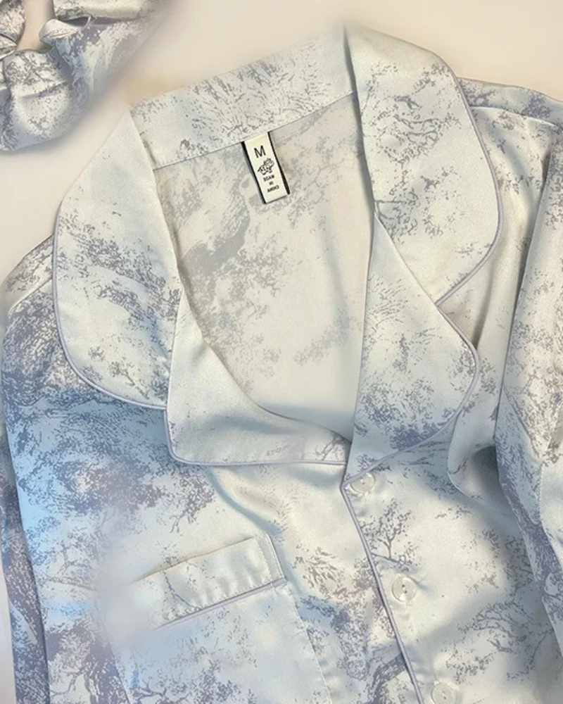 Conjunto de Pijama Feminino em Cetim - Estampa Floral Vintage - Nelima