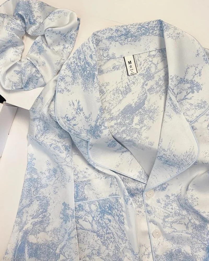 Conjunto de Pijama Feminino em Cetim - Estampa Floral Vintage - Nelima