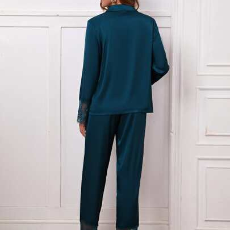 Conjunto de Pijama Elegante em Cetim com Renda - Nelima