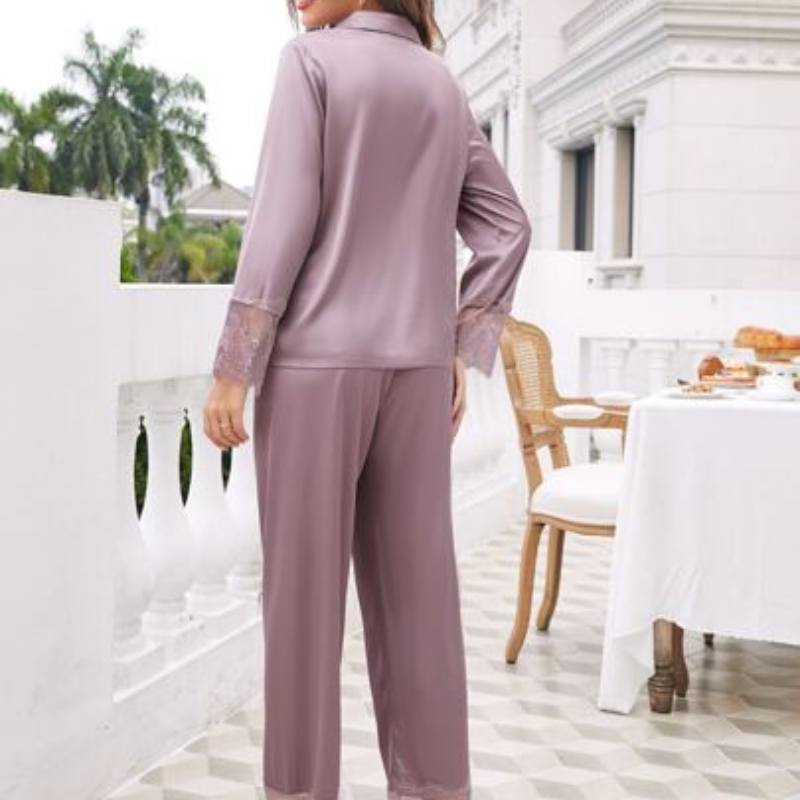 Conjunto de Pijama Elegante em Cetim com Renda - Nelima