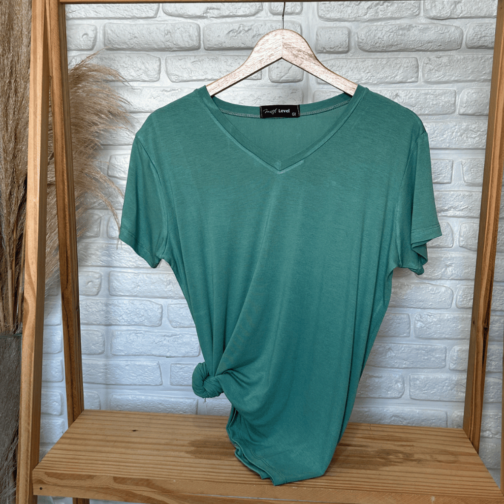 T-Shirt Soltinha Plus em Viscolaycra – Nelima
