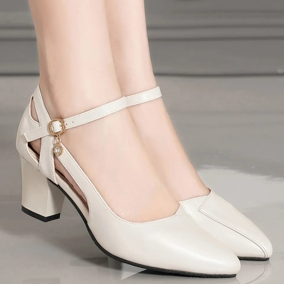 Scarpin Feminino com Salto Bloco e Tira no Tornozelo - Nelima
