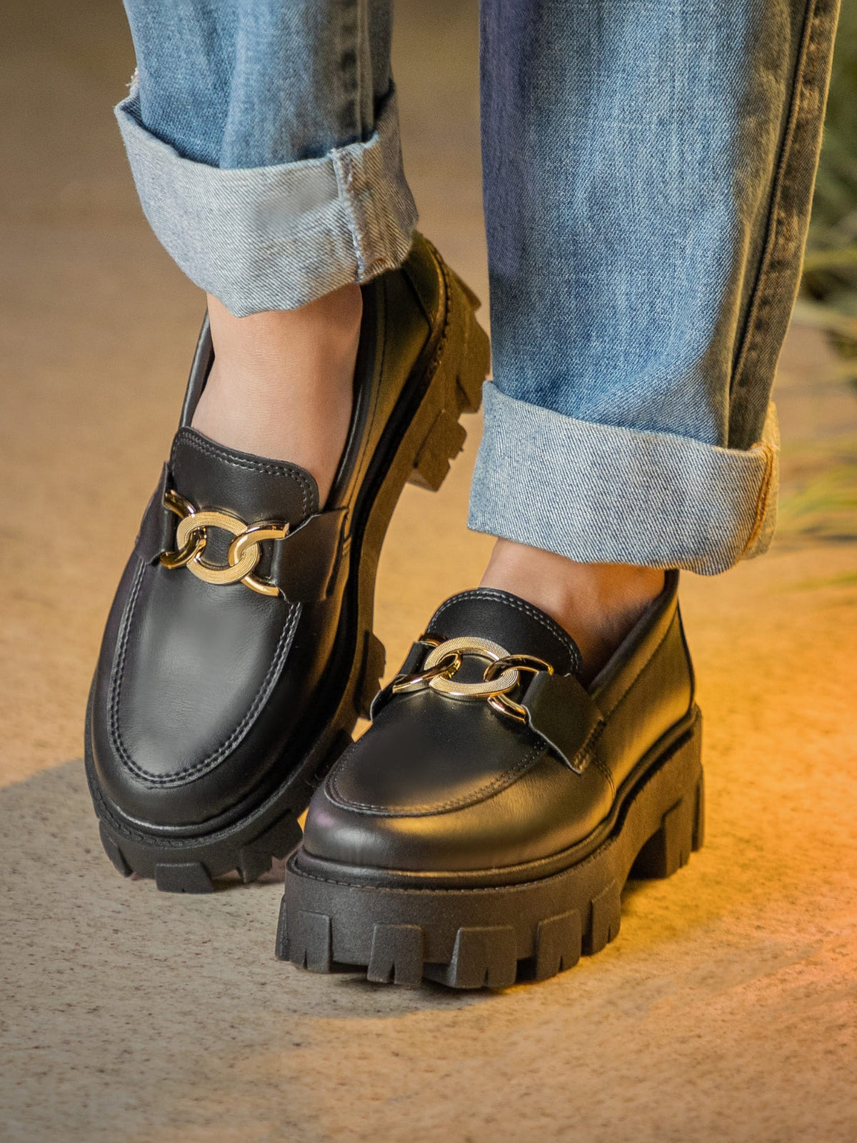 GuGi Mocassim Tratorado Blogueira Feminino Sapato Com Metal Dourado GuGi Com Solado Alto Leve Plataforma 403-GG
