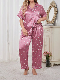 Pijama Feminino de Cetim Plus Size Rosa com Estampa de Corações