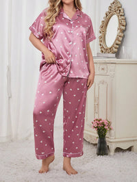 Pijama Feminino de Cetim Plus Size Rosa com Estampa de Corações