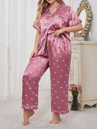 Pijama Feminino de Cetim Plus Size Rosa com Estampa de Corações