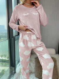 SHEIN Conjunto de Pijama Flanelado Bordado de Cílios de Manga Longa Fofo, Roupas de Outono e Inverno, Confortável