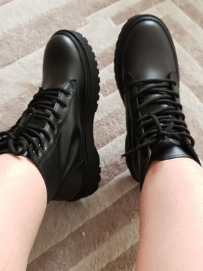 Vendedor Indicado
Coturno Feminino Bota Tratorada Preto