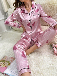 Pijama Feminino de Cetim Rosa com Estampa de Corações – Conjunto Manga Longa Nelima