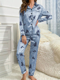 Pijama Feminino de Cetim Azul com Estampa de Corações – Conforto e Elegância