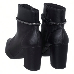 Vendedor Indicado
BOTA FEMININA DE SALTO FEMININO BICO FINO PRETA COM STRASS LOLLA MARIA