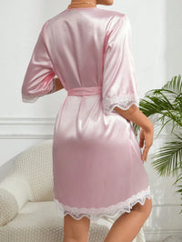 Robe de Cetim Rosa com Renda – Elegância e Conforto Nelima Moda