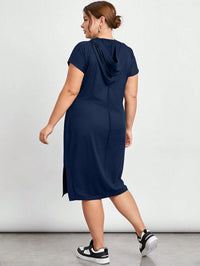 Vestido Midi Plus Size Esportivo com Capuz Azul Marinho