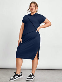 Vestido Midi Plus Size Esportivo com Capuz Azul Marinho