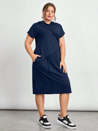Vestido Midi Plus Size Esportivo com Capuz Azul Marinho