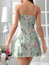 Camisola Floral Verde com Alcinhas Finas – Conforto e Elegância para Noites Leves
