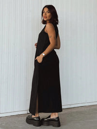 Vestido Feminino Longo Preto em Algodão Fio 30.1 com Gola Diagonal – Nelima