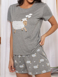 Pijama Curto Feminino Cinza Estampado de Ovelhinhas – Conforto e Estilo para Dormir Bem
