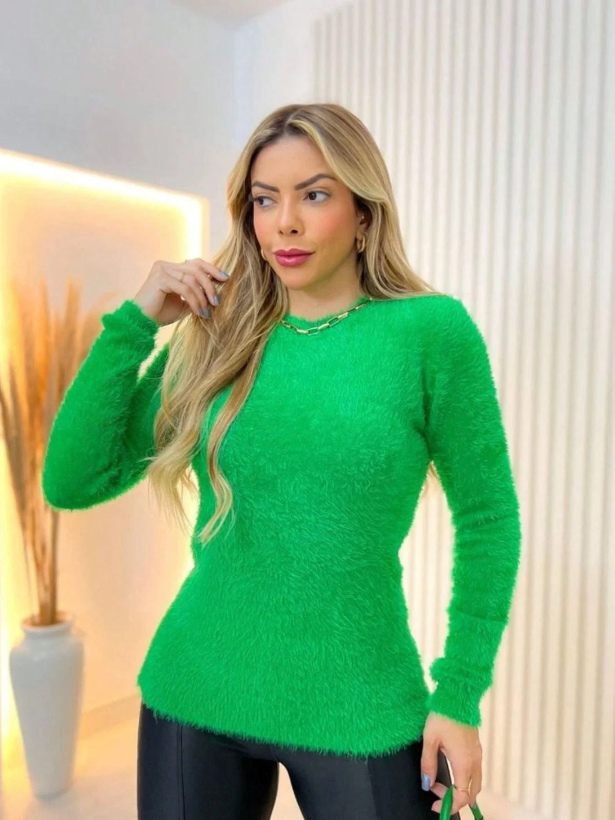 Vendedor IndicadoBlusa Feminina De Pelinho Grosso Gola Redonda Inverno