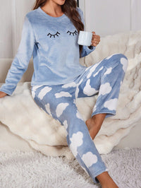 SHEIN Conjunto de Pijama Flanelado Bordado de Cílios de Manga Longa Fofo, Roupas de Outono e Inverno, Confortável