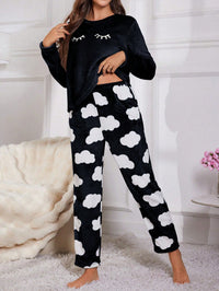 SHEIN Conjunto de Pijama Flanelado Bordado de Cílios de Manga Longa Fofo, Roupas de Outono e Inverno, Confortável