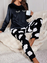 SHEIN Conjunto de Pijama Flanelado Bordado de Cílios de Manga Longa Fofo, Roupas de Outono e Inverno, Confortável