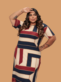 Vestido Longo Plus Size Geométrico com Fenda Lateral