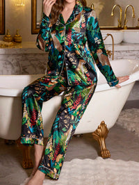 Pijama Feminino de Cetim com Estampa Tropical 
