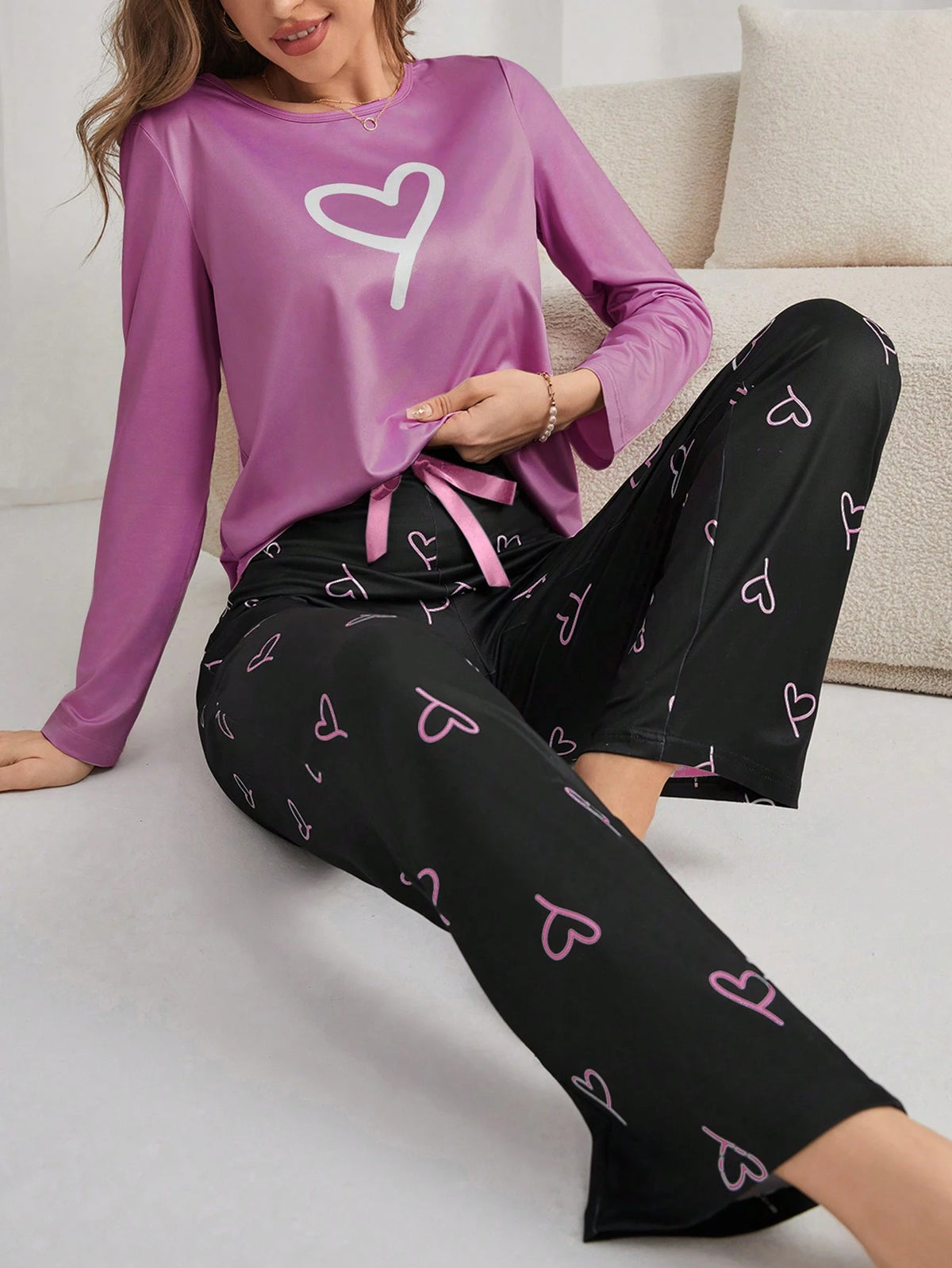 Conjunto de Pijama Feminino com Estampa de Coração, Manga Longa e Calça