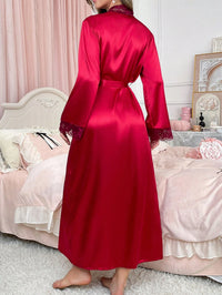 Robe Longo em Cetim Vermelho com Renda Luxuosa – Nelima