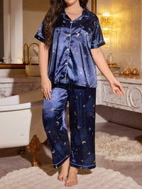 LuxeNights Conjunto de Roupa de Dormir Seda Estampa de Céu Estrelado Plus Size: Top de Manga Curta e Calça Longa, Férias