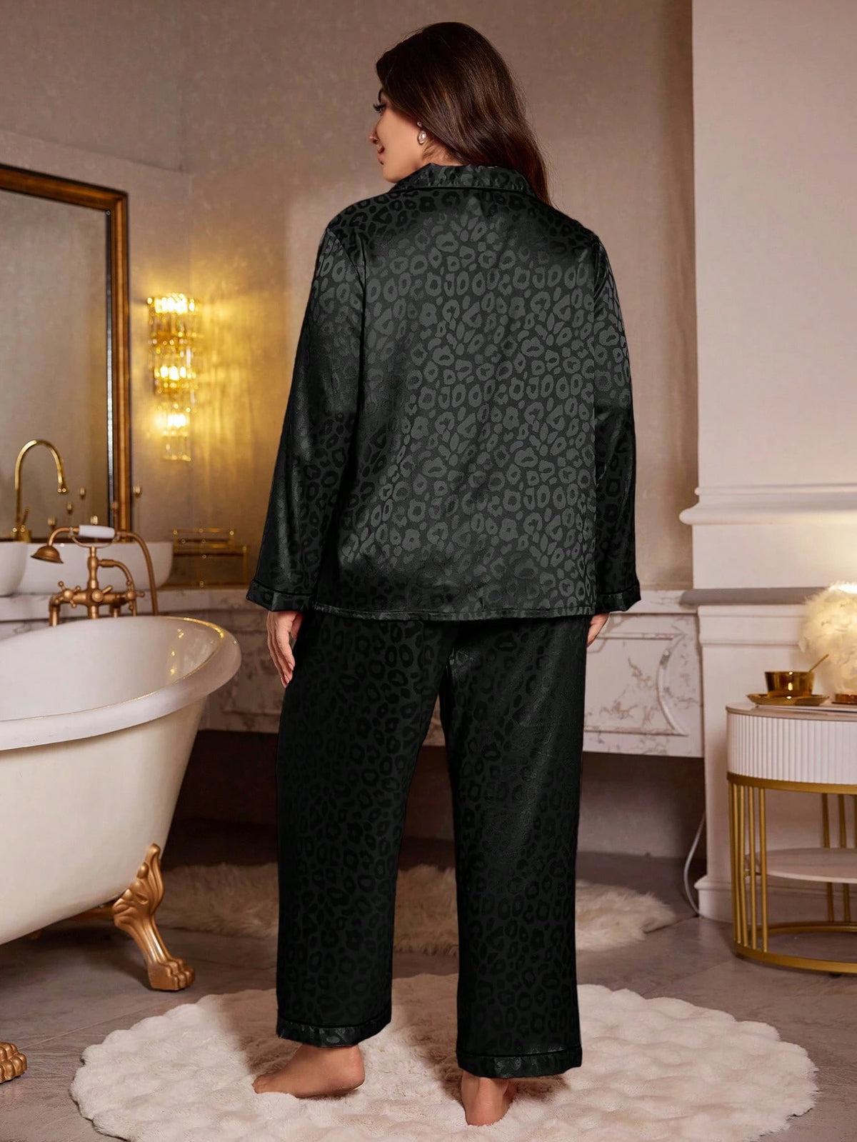 Pijama Plus Size em Cetim Animal Print Preto - Nelima
