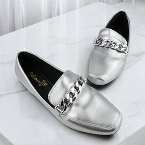Sapato Mocassim Feminino Bico Quadrado Detalhe Corrente Confortável