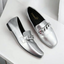 Sapato Mocassim Feminino Bico Quadrado Detalhe Corrente Confortável