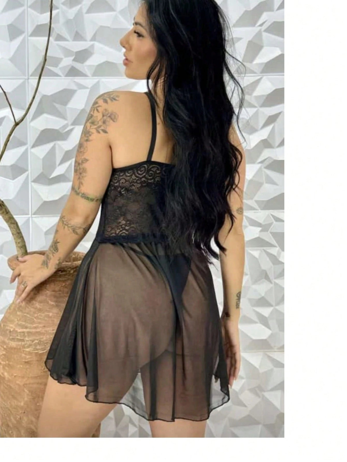 Vendedor Indicadocamisola feminina em tule com detalhes em renda, com fenda lateral