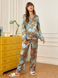 Pijama Feminino de Cetim com Estampa de Onça – Conforto e Estilo