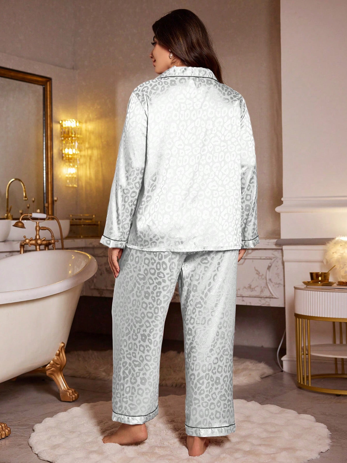 Pijama Plus Size em Cetim Animal Print Branco - Nelima