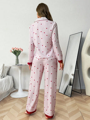 Pijama Feminino Listrado com Estampa de Corações – Nelima